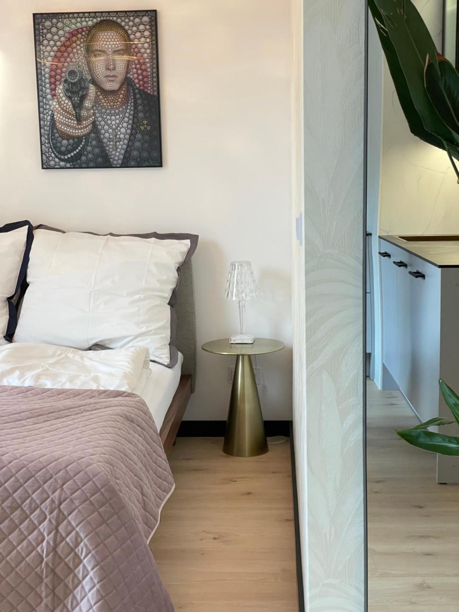 Piper Gold Targi Apartment