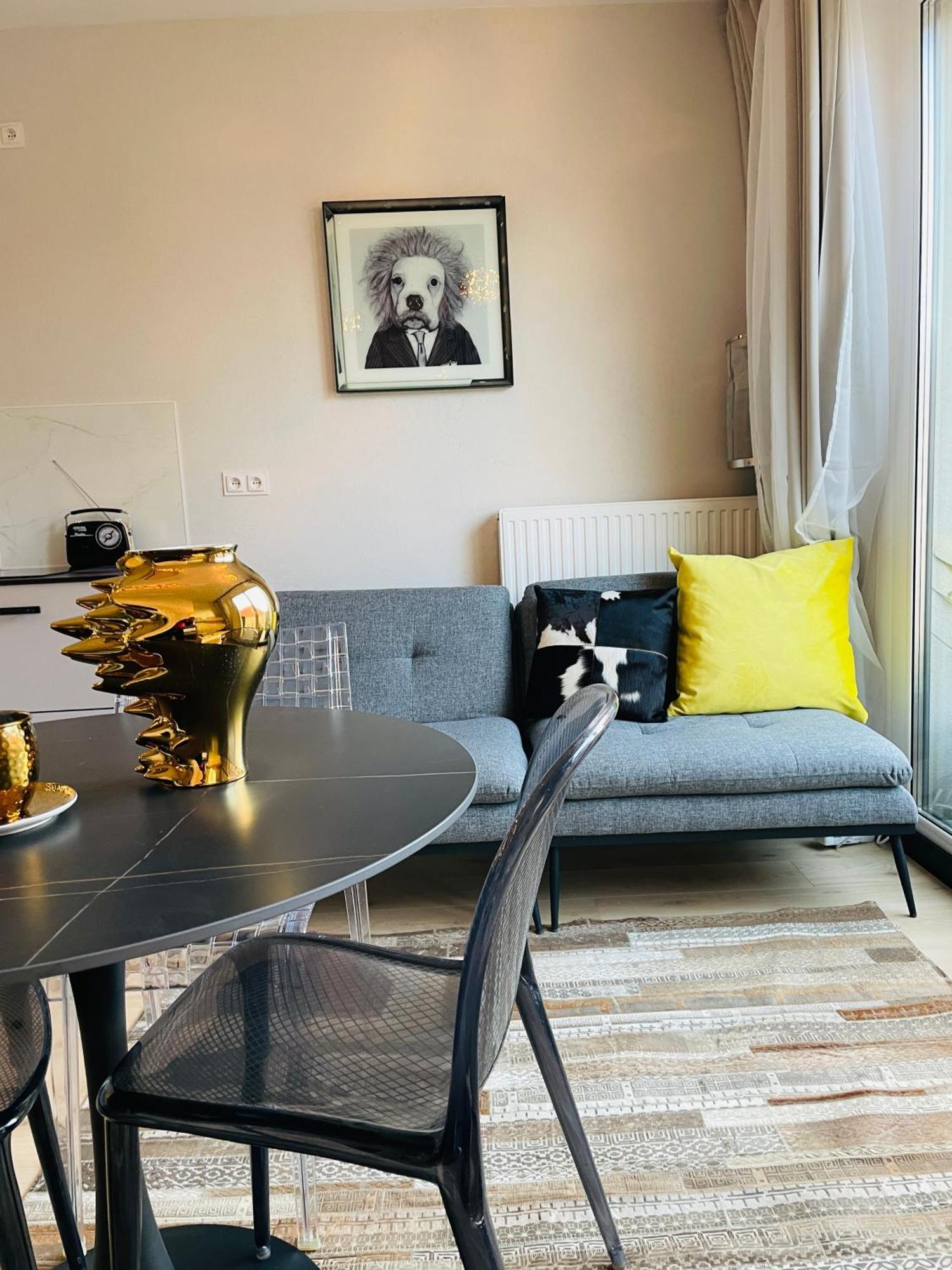 Piper Gold Targi Apartment *