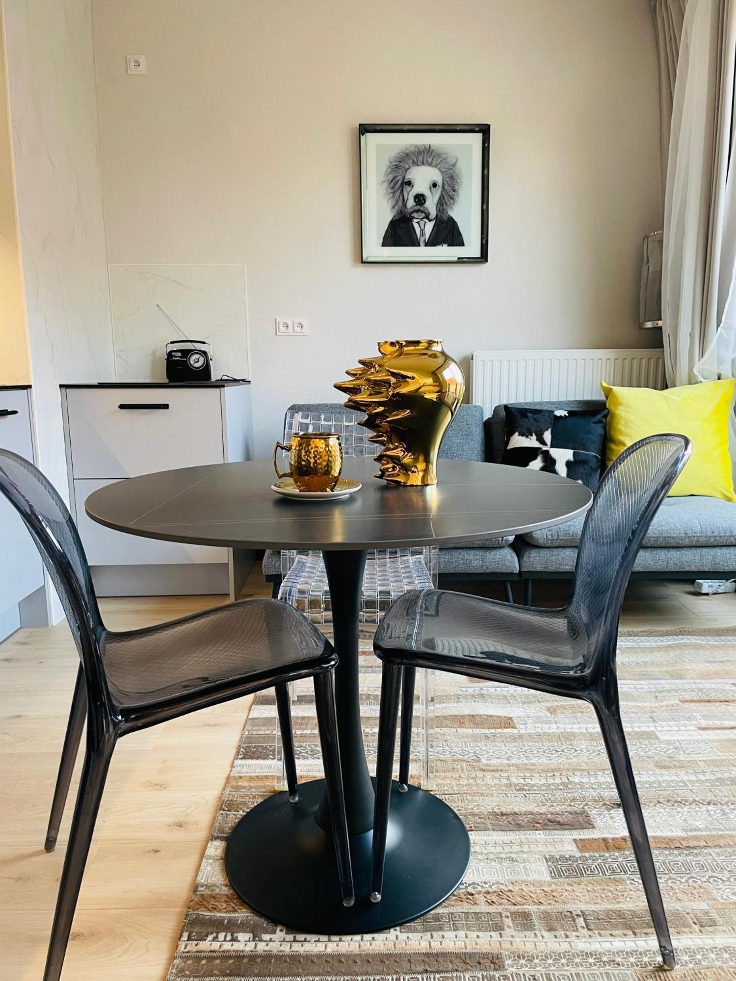 Apartment Piper Gold Targi *